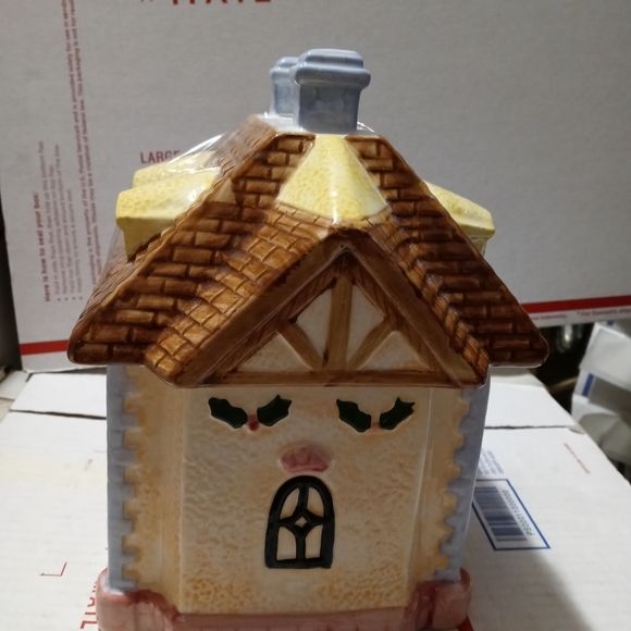 🏩 PIER 1 Vintage Large Cookie House Jar🏫 A FABULOUS GIFT GIVING ITEM.🏤 - Picture 11 of 13